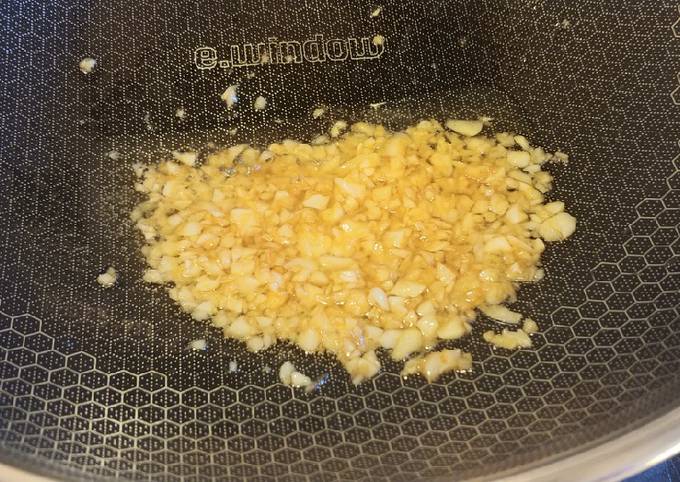 Recipe of Favorite 海鮮蒜蓉 (Seafood Garlic Paste)