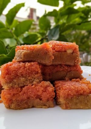 A picture of Besan carrot barfi.