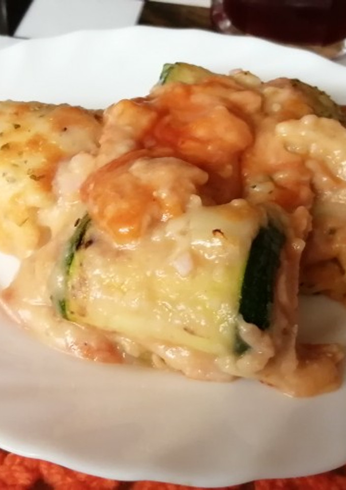 Una foto de Rollitos de calabacín con atún y bacon