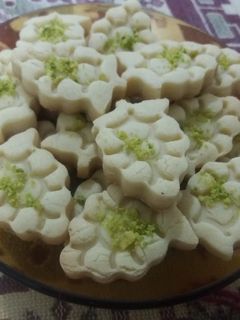 عکسی از دستور شیرینی کلوچه برنجی