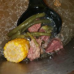A picture of Caldo de rez.