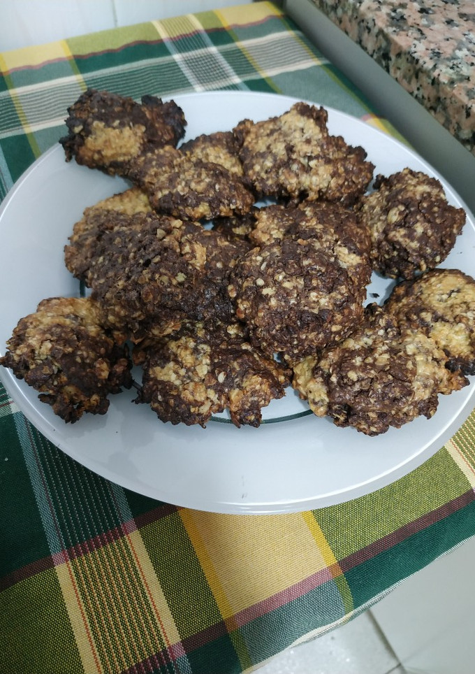 Una foto de Galletas de avena con chocolate