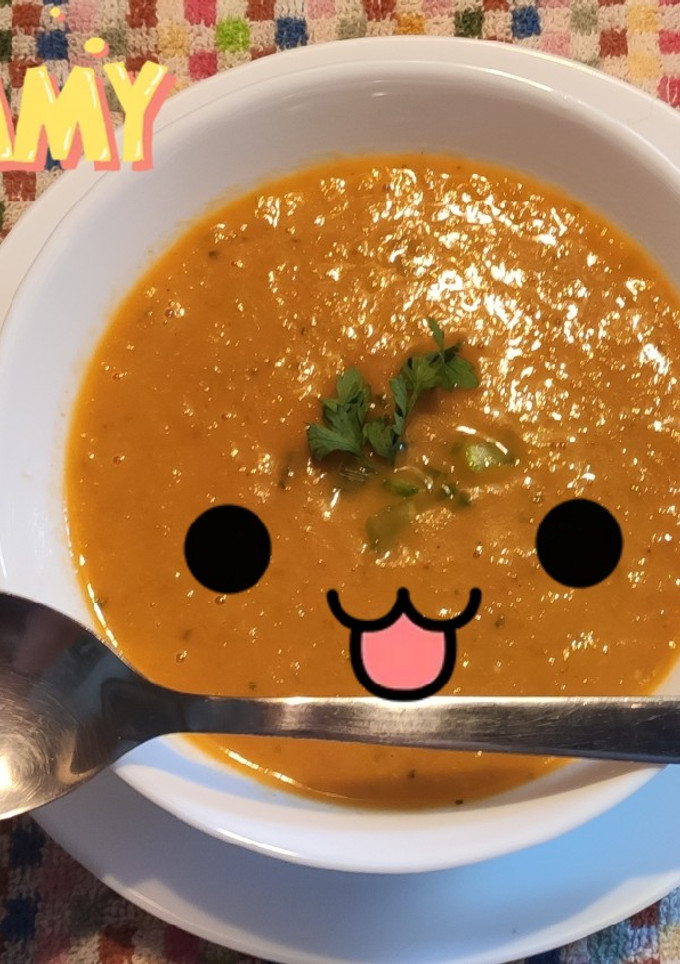 Una foto de Crema de zanahoria y apio picante y sin patata light