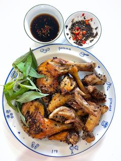 Hình của món Gà nướng mắc khén hạt dổi (air-fryer).