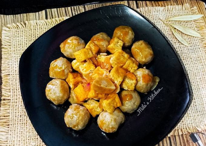 Tahu dan Baso Saos Tomat