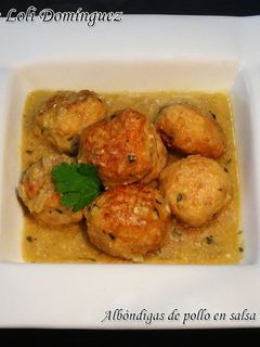 Una foto de Albóndigas de pollo en salsa de almendras