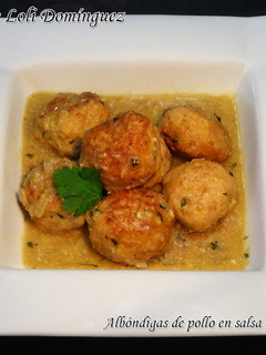 Una foto de Albóndigas de pollo en salsa de almendras