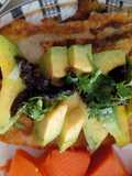 Avocado toast (Tostada con aguacate para el desayuno)