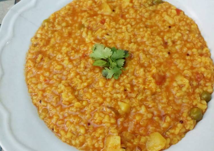 Daliya Khichdi