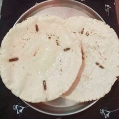 A picture of ચોખા ની રોટલી.
