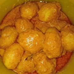 A picture of Kashmiri dum aaloo.