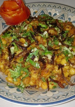 A picture of Tarka Daal Chaana Dhaba Style.