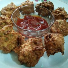 A picture of Dudhi ke bhajiye.