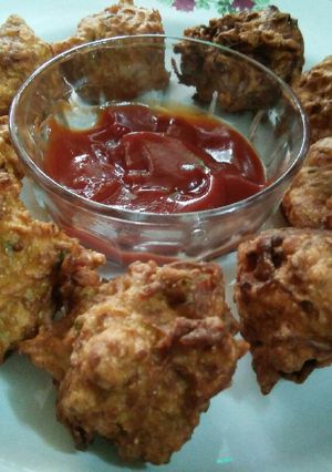 A picture of Dudhi ke bhajiye.