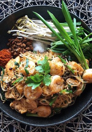 A picture of 🧑🏽‍🍳🧑🏼‍🍳 How to Make Pad Thai with Glass Noodles • Pad Thai Sauce Recipe.