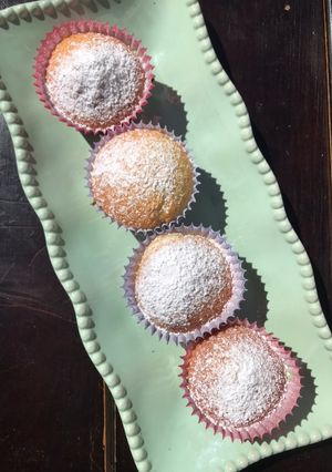 Una foto de Muffin de Vainilla con corazón de Dulce de Leche y Nutella