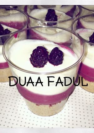 صورة لوصفة كاسات التشيز كيك بالتوت الطائفي 💜