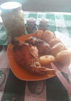 O poză a rețetei Iepure la tavă cu cartofii și coaste de porc.