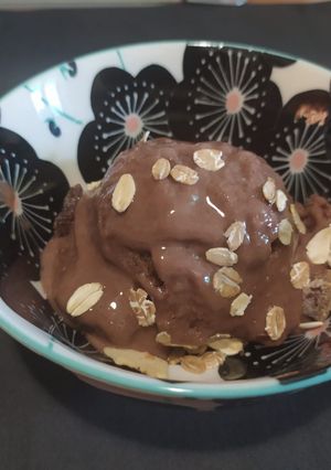 Una foto de Helado proteico de chocolate y canela