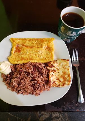 Una foto de Desayuno Nica "omelette"