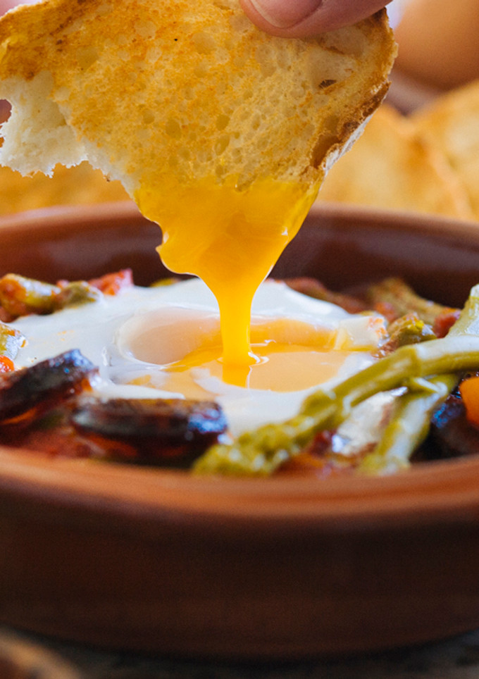Una foto de Huevos a la flamenca
