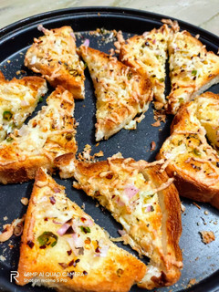 A picture of Cheesy Chilli Toast.