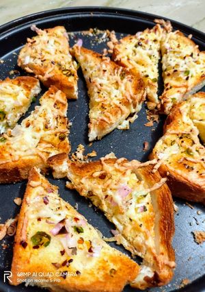 A picture of Cheesy Chilli Toast.