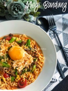 Gambar Megi Bandung