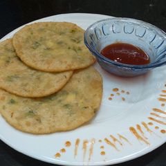 A picture of Paneer Stuffed Makkaye Puri.