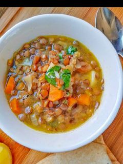 صورة لوصفة شوربة عدس بحامض 🍲