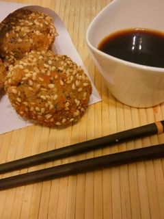 Una foto de 🏮Bolitas de mijo y sésamo "rellenas de queso"🏮