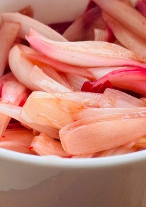 Hình của món Củ Hành Tươi Ngâm Chua Ngọt.