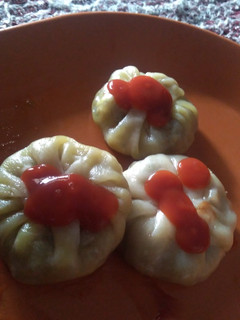 मोमोज (Momos recipe in Hindi) रेसिपी मुख्य फोटो