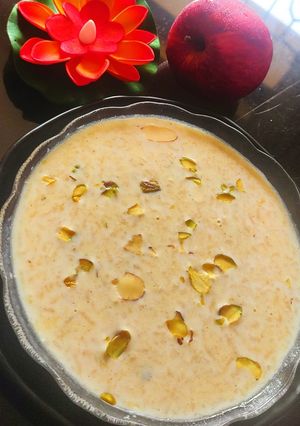 A picture of Apple Kheer.