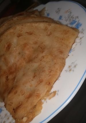 A picture of Chicken potato cheese paratha.