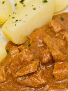 Uroma's Schweinchen-Gulasch Rezepthauptbild