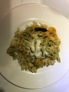 Una foto de Pasta (lirios) con ajo y guindilla