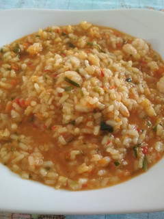 Una foto de Arroz con gambas
