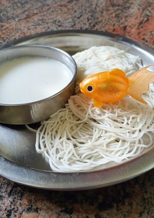 A picture of Ediyapam.