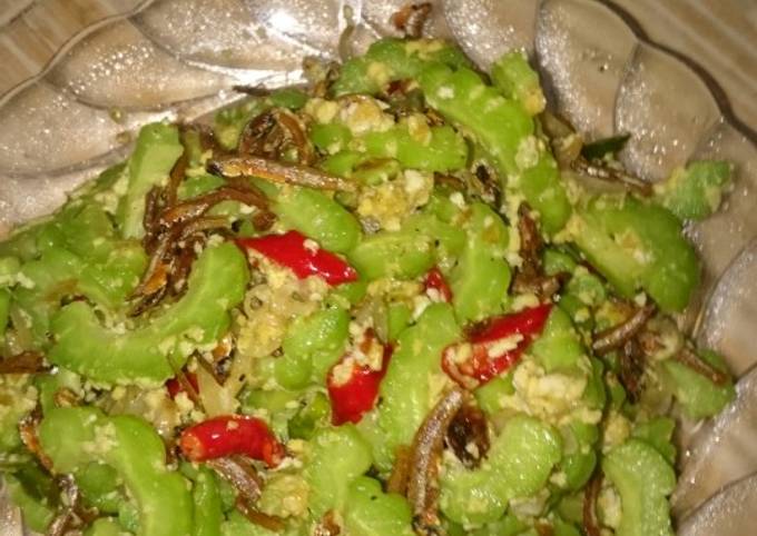 Resep Tumis Pare Teri Telur yang Menggugah Selera