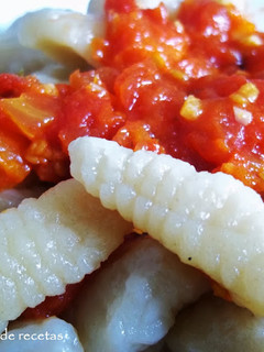 Una foto de Ñoquis con Salsa Arrabbiata