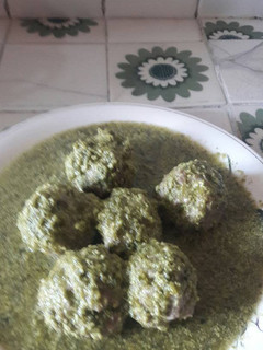 Una foto de Albóndigas en salsa de chile poblano