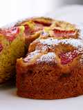Easy Pistachio Cake with Strawberries🍓