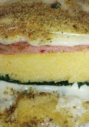 Una foto de Pastel de Polenta y espinaca Estilo Lasaña