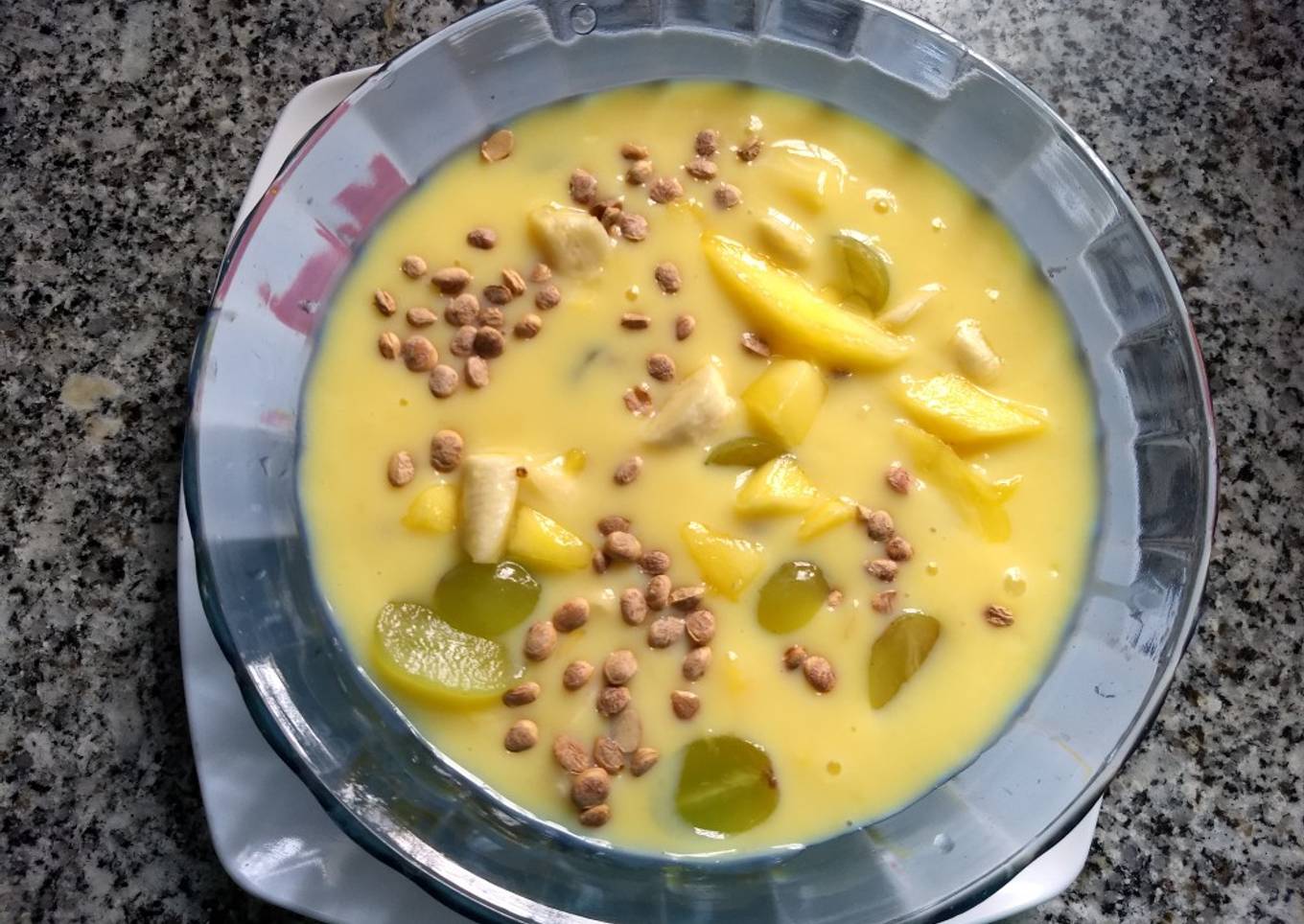Creamy fruit custard