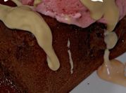 Una foto de dulces con leche en polvo