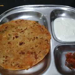 A picture of Mooli Paratha.