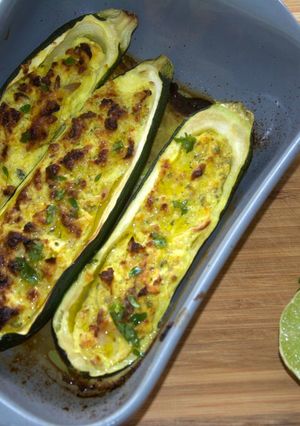 Une photo de 🌱Courgettes farcies, sauce vierge 🌱
