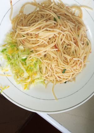 A picture of Fried spaghetti and veggies#4weekchallenge.