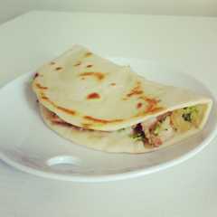 Chicken and Broccoli Quesadilla রেসিপির প্রধান ছবি